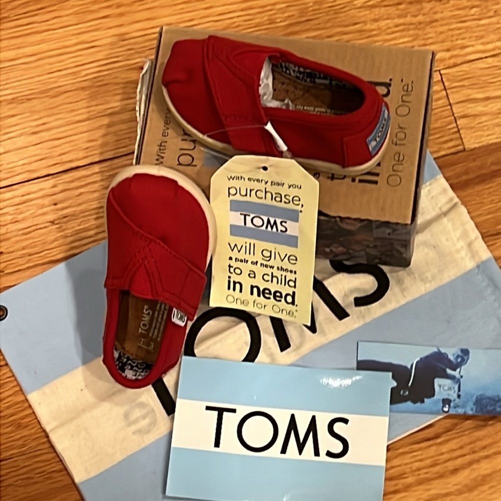 NWT Toms Tiny Classic Shoe - Picture 5 of 5